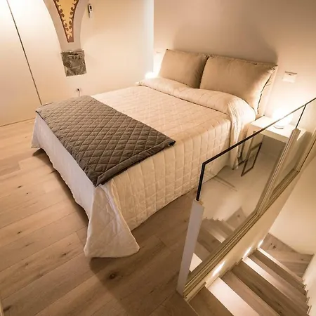 Il Teatro Romano Suites Apartment