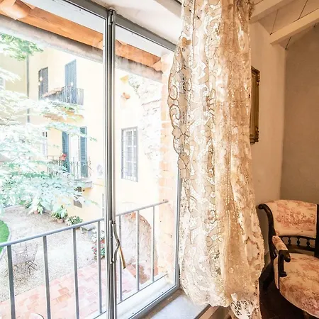 Il Teatro Romano Suites Apartment